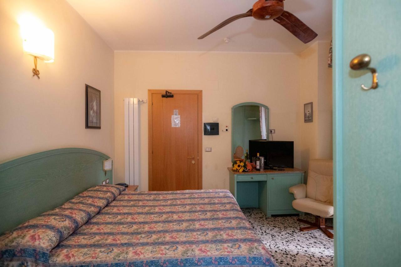 Hotel Magnolia ألبينغا المظهر الخارجي الصورة