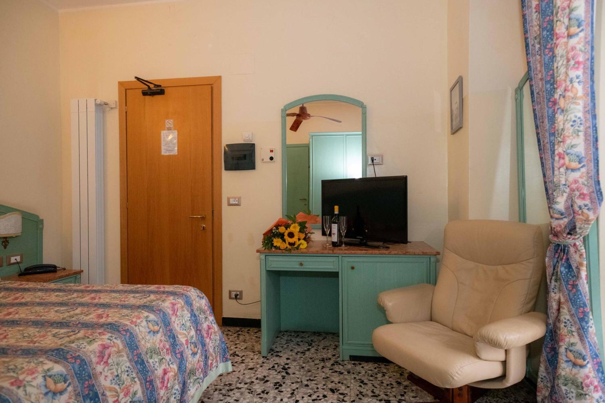 Hotel Magnolia ألبينغا المظهر الخارجي الصورة