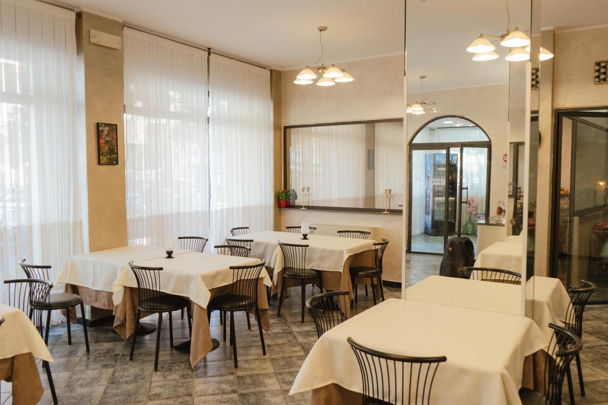 Hotel Magnolia ألبينغا المظهر الخارجي الصورة